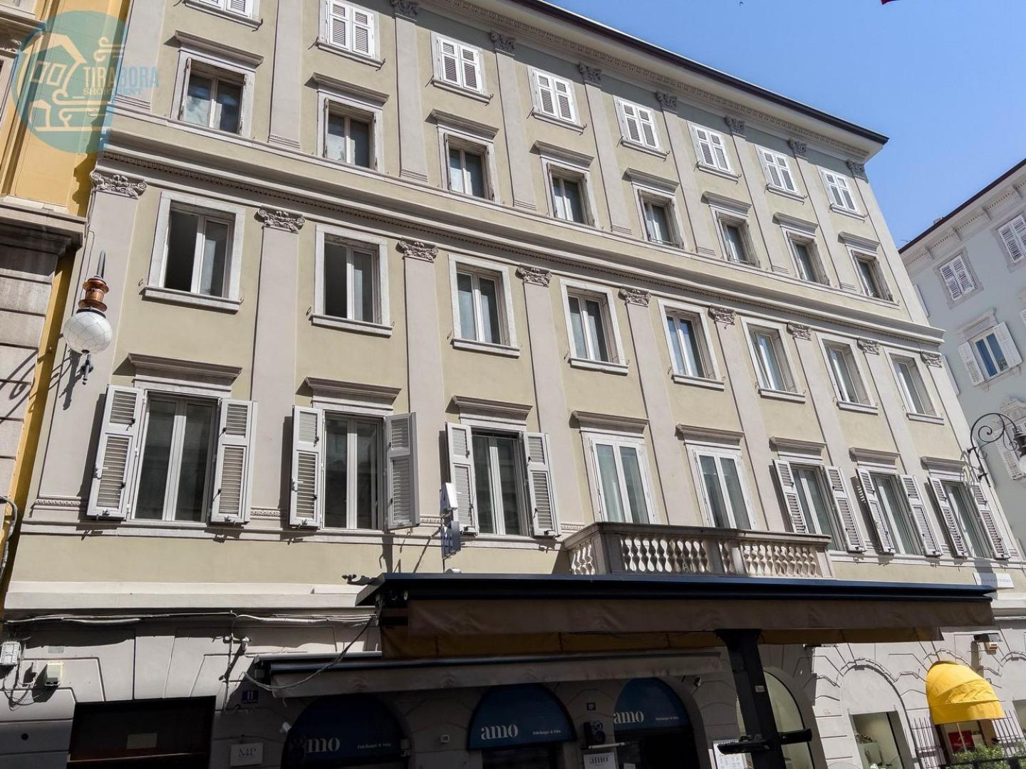 Cassa Di Risparmio 11 Tirabora Short Rent Trieste Exteriör bild