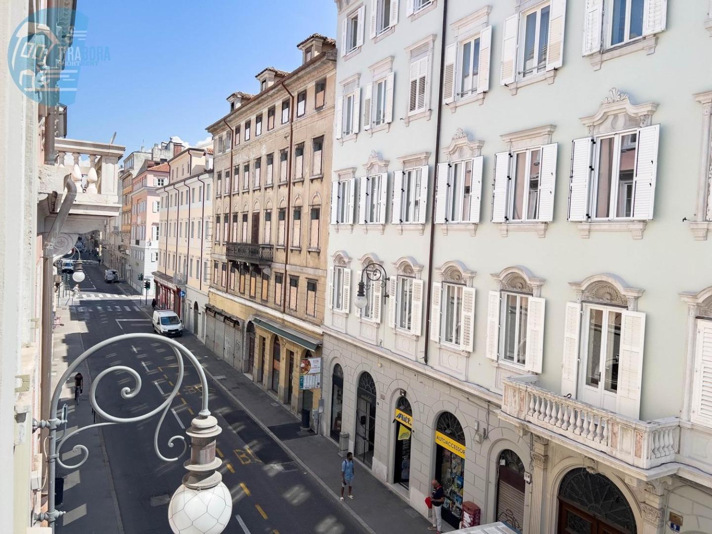 Cassa Di Risparmio 11 Tirabora Short Rent Trieste Exteriör bild