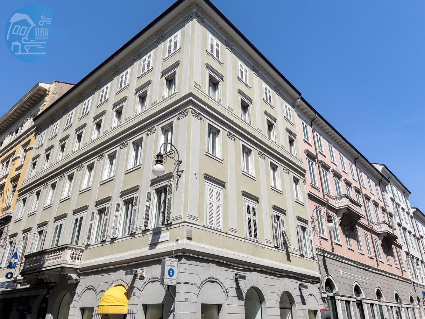 Cassa Di Risparmio 11 Tirabora Short Rent Trieste Exteriör bild